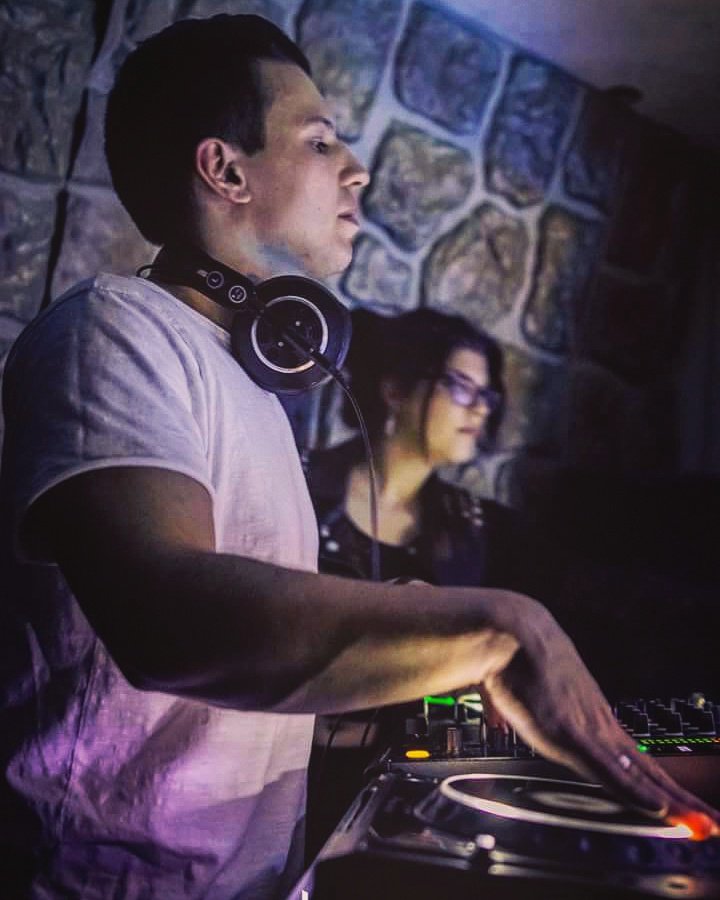 alextimedj's tweet photo. Next #party :
✔ 13/5 @ Private Afterparty
✔ 20/5 @ Caffè Commercio (Ala,Tn)
✔ 27/5 ...
✔ 9/6 ...
#alextime #housemusic #techhouse #music https://t.co/kfNVusWAHr