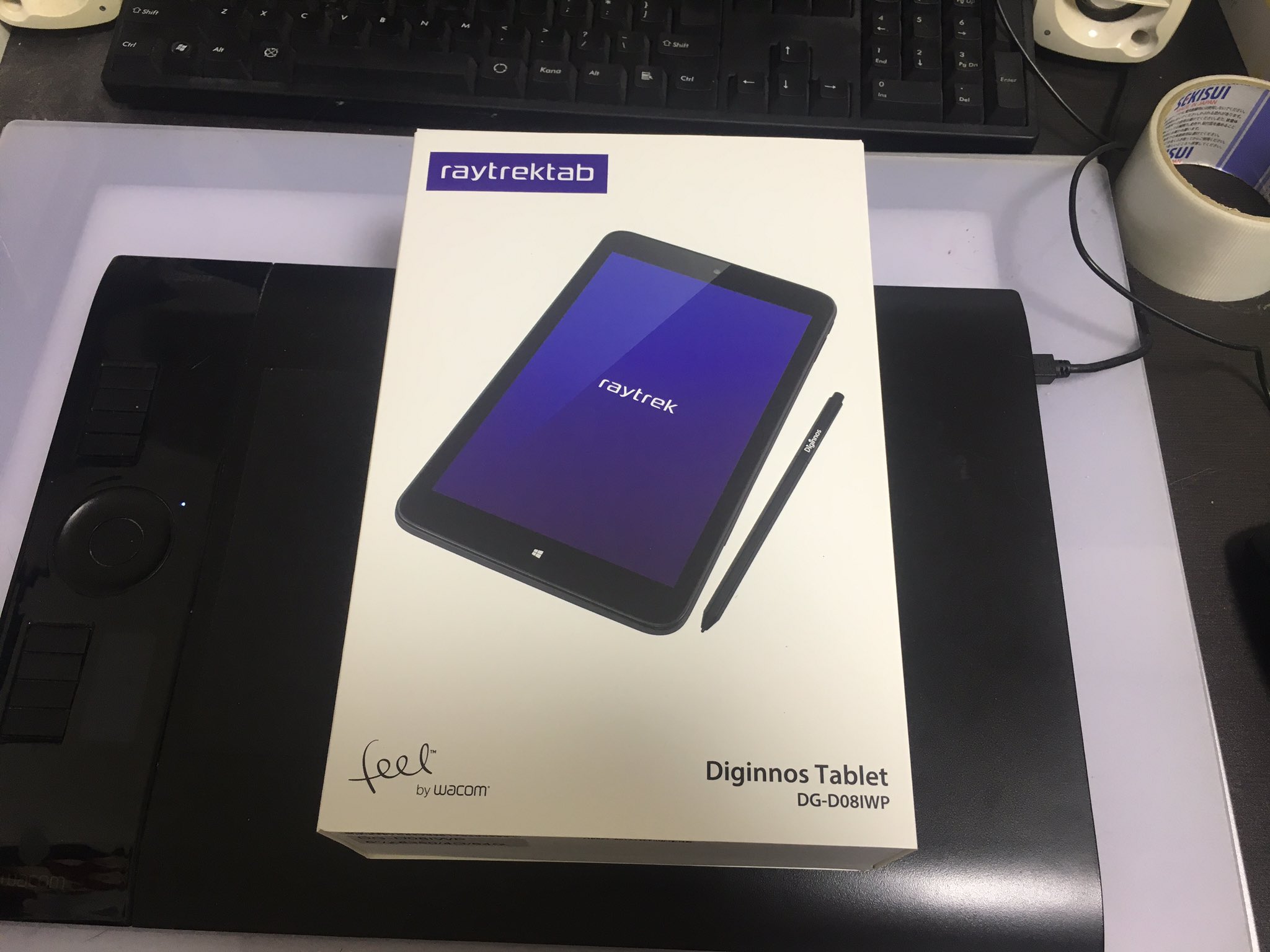 Mage ドスパラのお絵描きタブレットraytrektabを買ってしまた W しかし初回起動時は熱暴走 で画面が乱れ 再起動で正常に戻るもsaiで筆圧感知しない 調べてみるとsai2では感知するが 今度はタッチが効かないとか 何かと手間のかかりそうな子だw