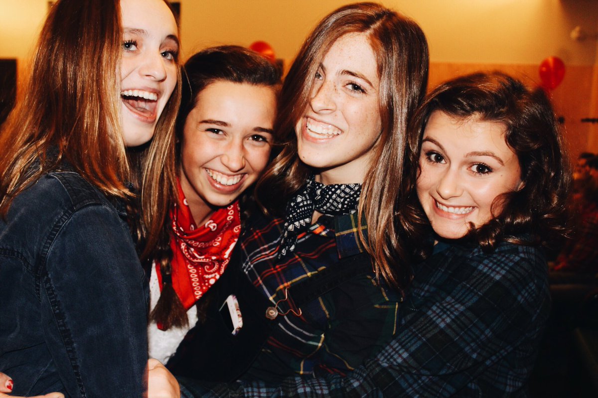 cece_little's tweet photo. Love ya gracie girl✨ @ggracienelly https://t.co/mxLwVCb4oL