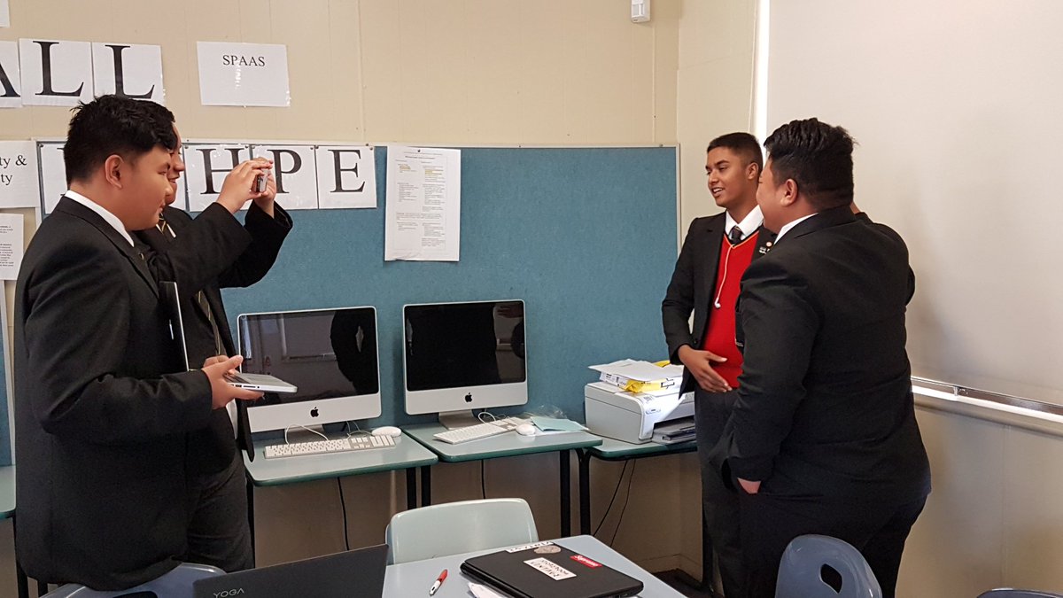 chrisbettiol's tweet photo. #extendedabstract @globalsolo Ss creating a video presentation explaining how muscles are involved in an overarm throw #PBL #SOLOtaxonony https://t.co/awQj3OjxXr