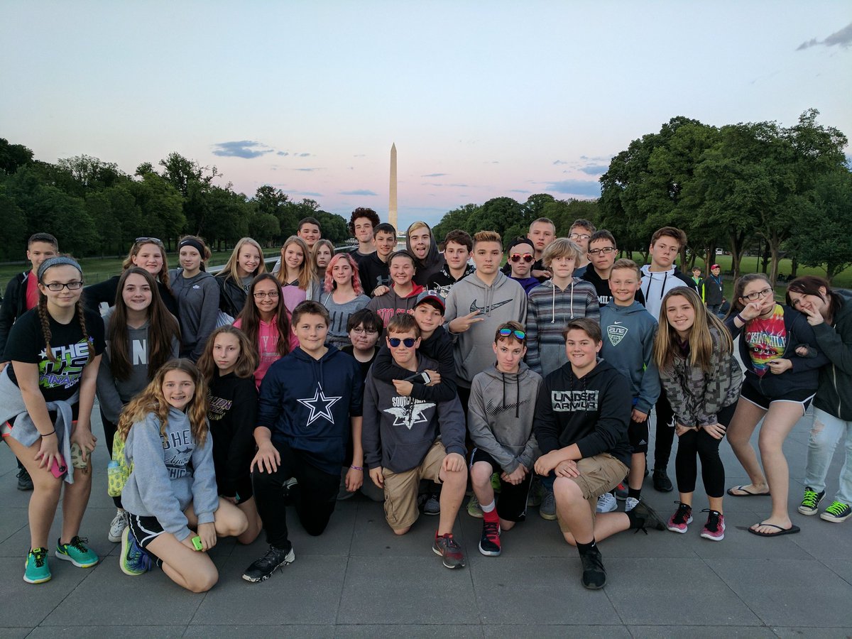 Mr_Innes25's tweet photo. #Bus2Crew #VHSTakesDC #8thGradeDCTrip https://t.co/xPg2T28VtT