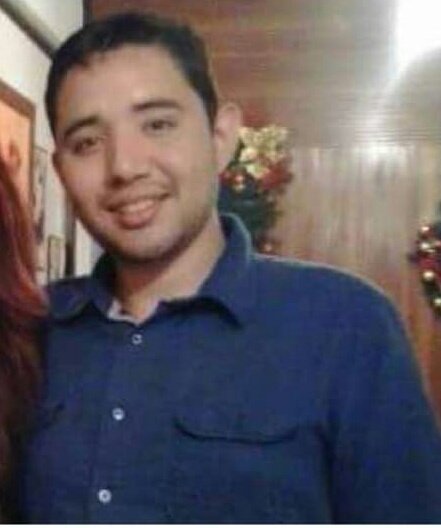 Gabriela979's tweet photo. Me dijeron q un joven d la resistencia, esta desaparecido desde ayer cuando funcionarios del gobierno se lo llevaron. RT para encontrarlo https://t.co/fmfYOuF6W1