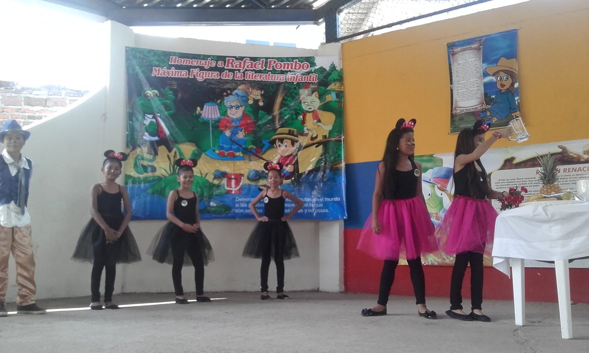 claudiamazo6's tweet photo. Programa  todos a aprender  Valledupar, Eduardo Suàrez Orcasita, homenaje Rafael Pombo,Directivos,  docentes,niños. https://t.co/iTSkvZcJNP