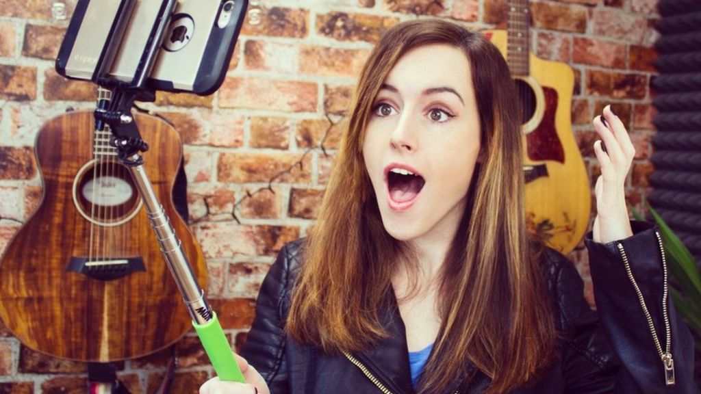 Dot Live tweet media