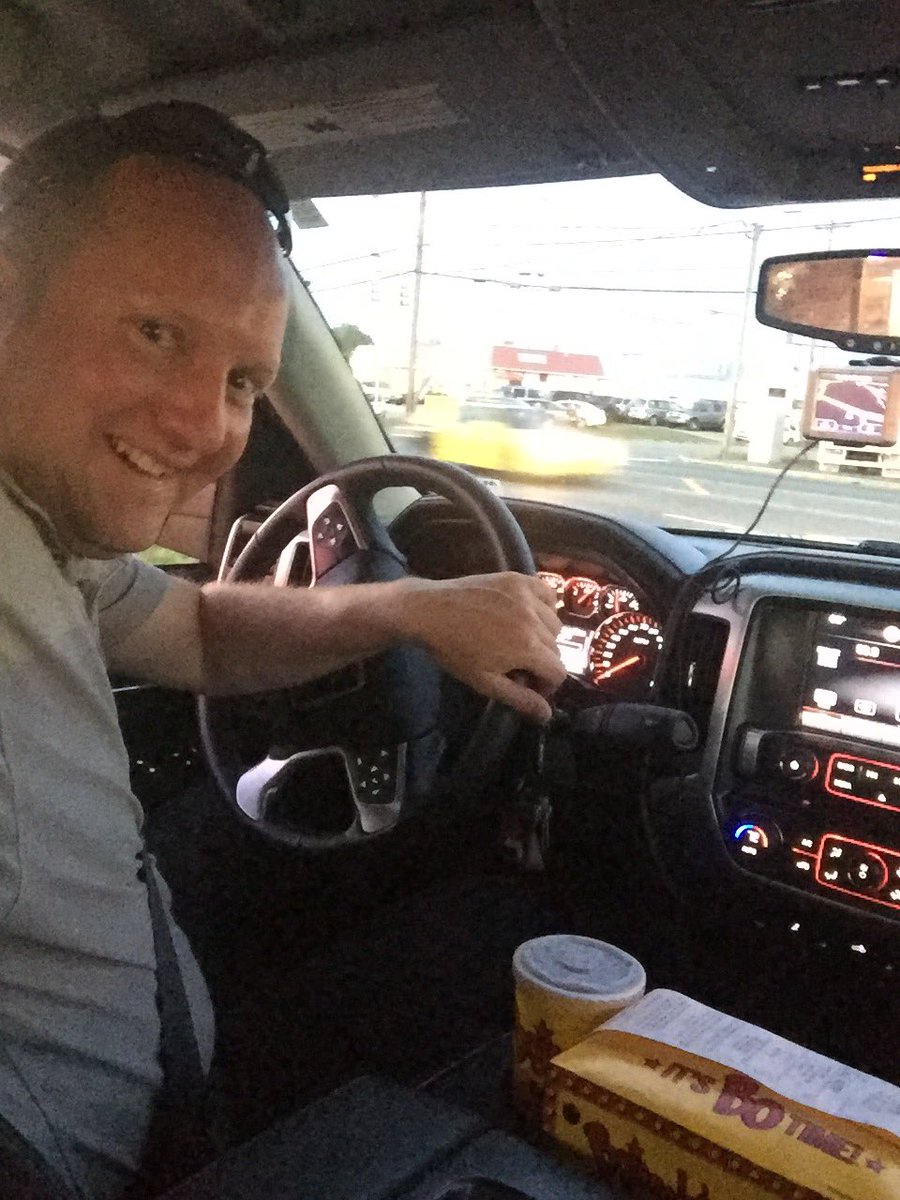 ScottJLamond's tweet photo. My drive to the mountains just got a whole lot better!!!
#Bojangles #CheddarBo @Bojangles1977 https://t.co/wPJu0fpb2E