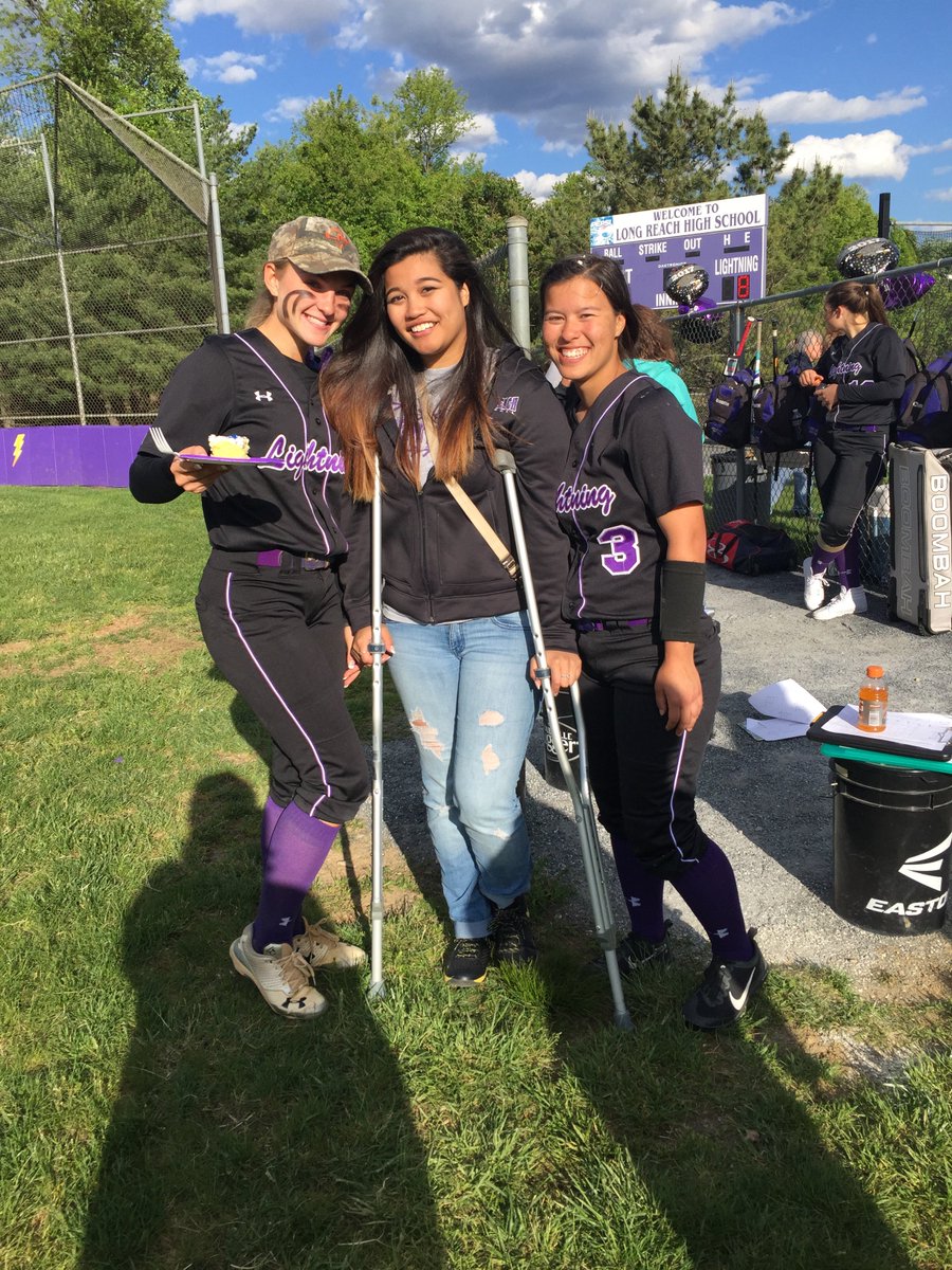 superisaaa6's tweet photo. super proud of my little sisters for beating marriotts ridge on senior day💜 #LRHSProud @smoy4444 @raerae1237 https://t.co/lUQaliNrPG