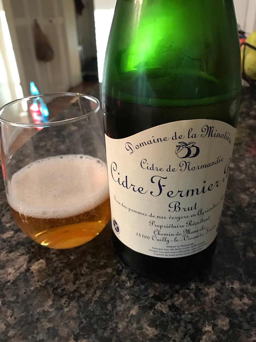 My 2nd tasting of Normandy #cider: Domaine de la Minotiere, Brut. Like nothing else I've had stateside. Very earthy, sweet but not cloying