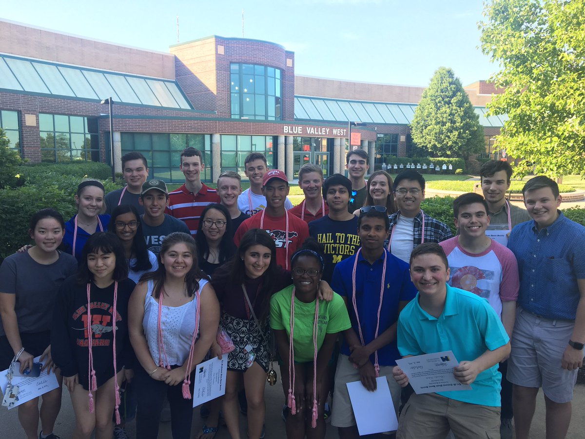BVWTriM's tweet photo. had a great picnic today! thank you all SO much for coming &amp; celebrating the amazing year we had!!! ❤️🖤🎶🐾 https://t.co/Qp3gdDGBnz