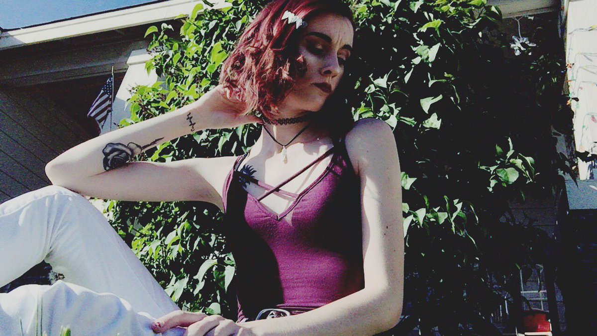 FutureModel24's tweet image. I hope my modeling career takes off 😌✨