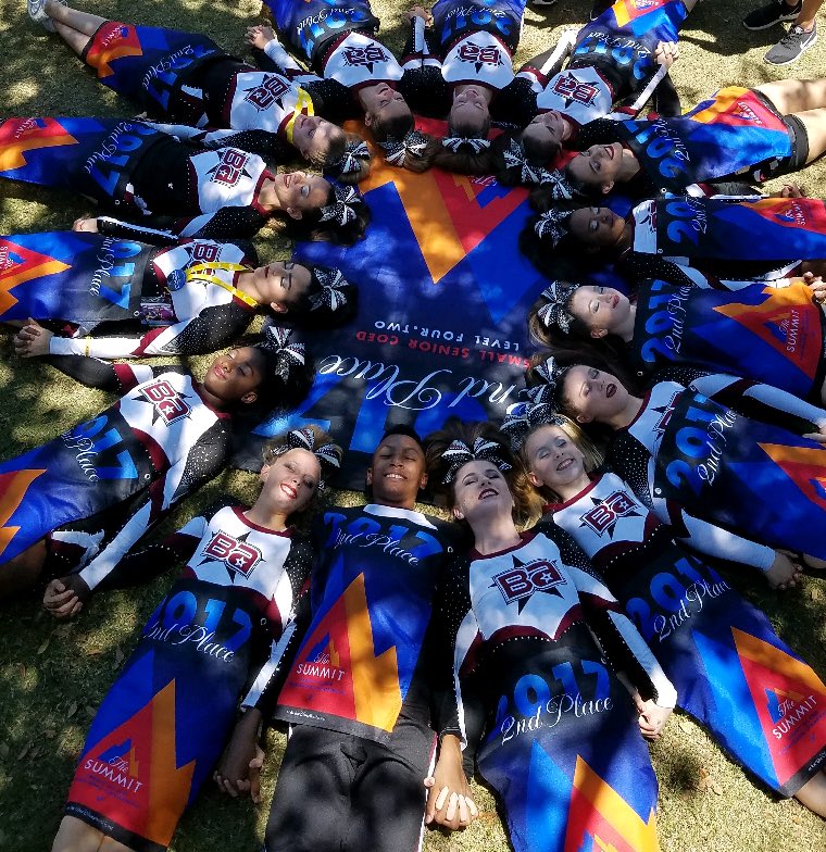 emily_olsen_13's tweet photo. I never realized how much a group of people could change your life. So much love goes out to my steel family⛓ ..forever https://t.co/fjjcNrEAqW
