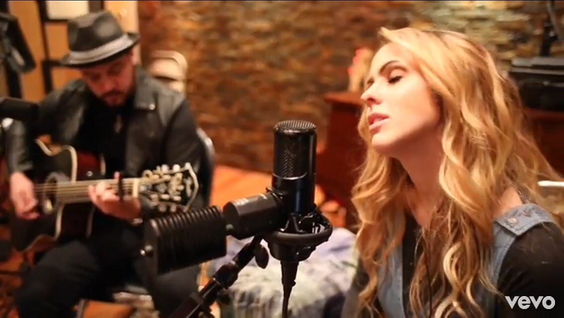 CiaraRaeMusic's tweet photo. hope you all like "believer" 🤗

credits to:
Manny Diguez 🎸 from @ThatsMyGig, @VanquishStudios, @K_Kaupp, and @Vevo 

https://t.co/a9nsR1itBh https://t.co/9dWKncxAOK