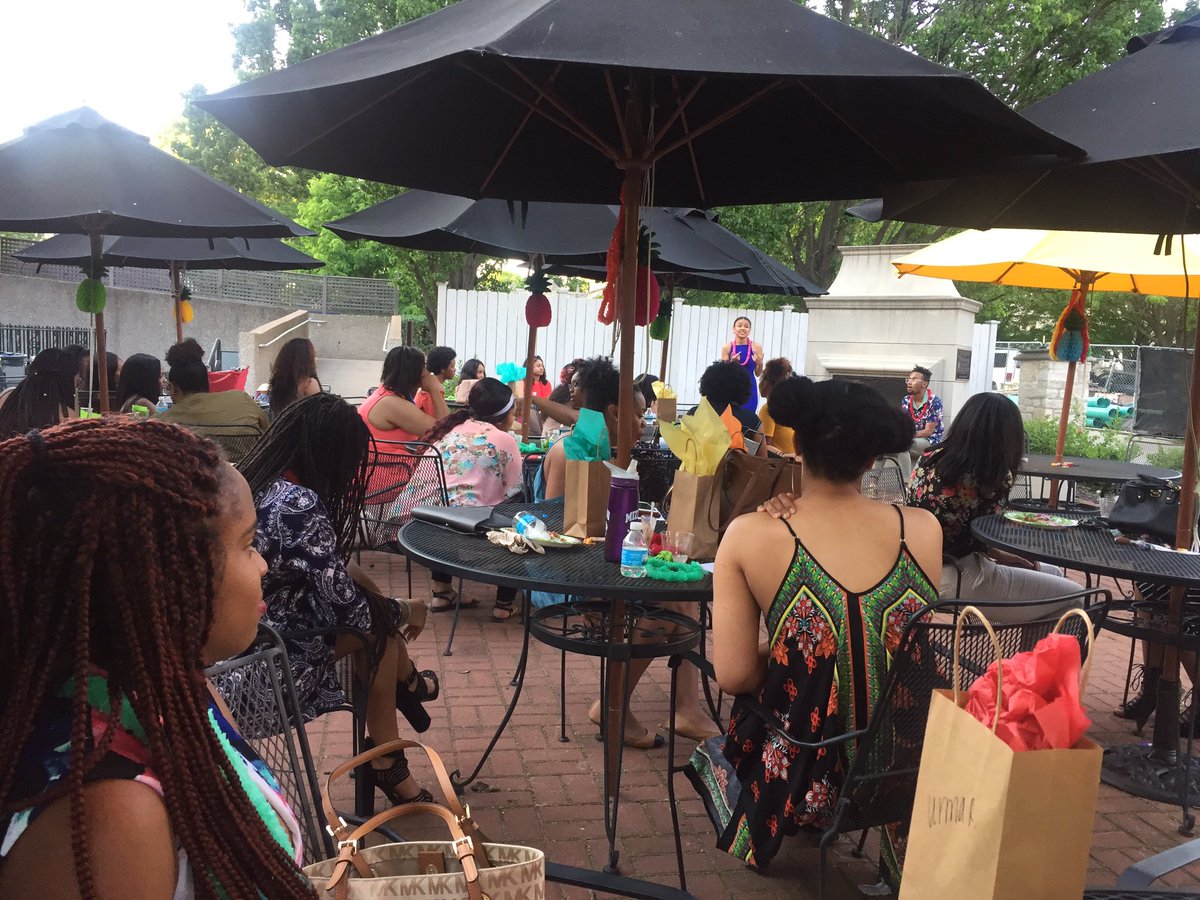 NABJ_MU's tweet photo. Thanks to everyone that came to #NABJSeniorSendoff &amp; thank you @ck__mizzou for catering! 🌸 https://t.co/JHOhjdRzRk