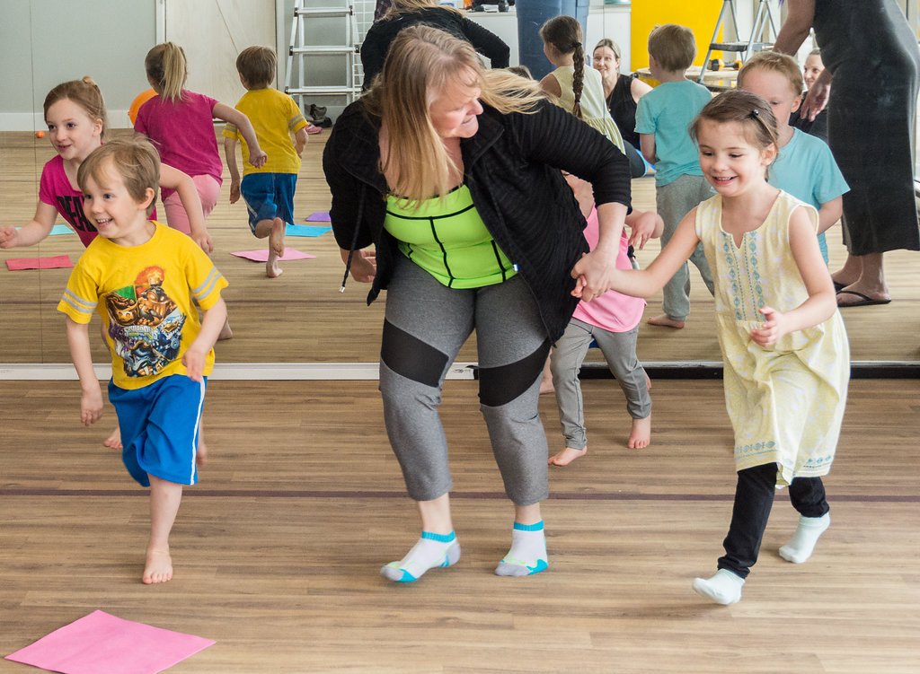 breezemoves's tweet photo. Breezemoves #teachingisfun#giggles#singing#lovingthemoments#asd https://t.co/DJbwVGqhjB