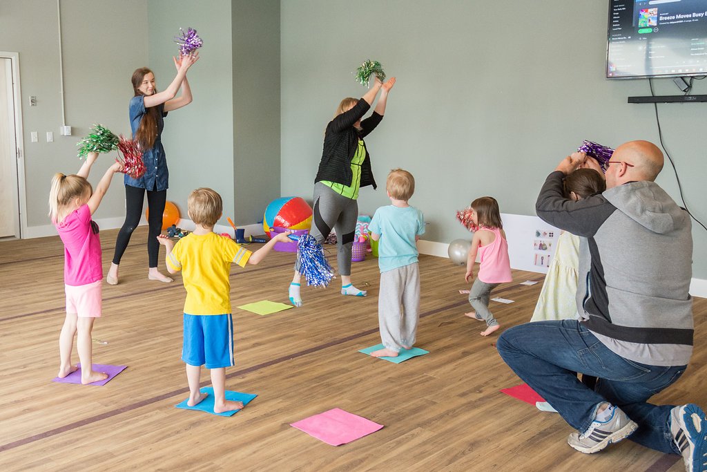 breezemoves's tweet photo. Breezemoves #teachingisfun#giggles#singing#lovingthemoments#asd https://t.co/DJbwVGqhjB