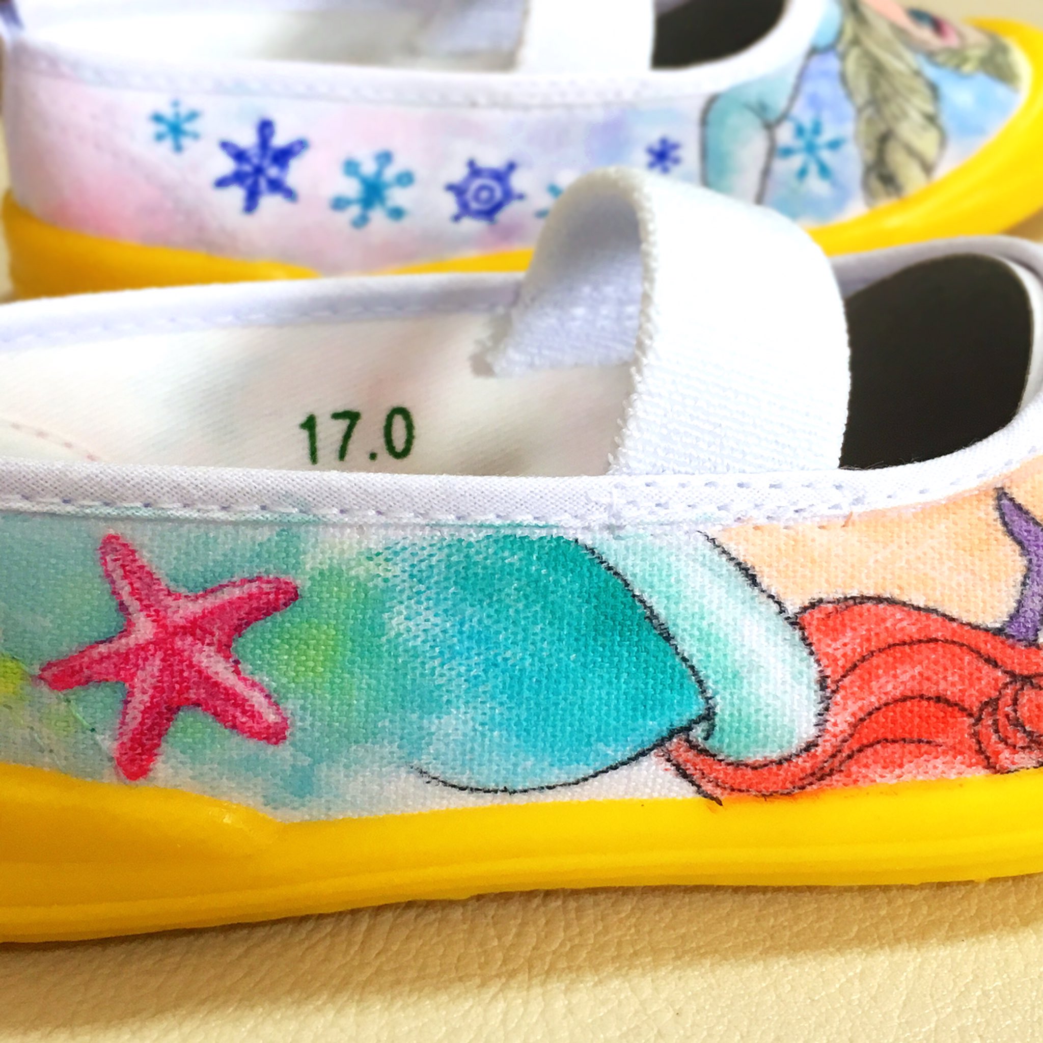 Lea Lea Airlines No Twitter アナ雪でオーダー頂きました O O 上靴 上靴デコ 上靴アート イラスト 手描き 幼稚園 保育園 オーダーメイド オーダー ペイントシューズ ペイントアート バレーシューズ 女の子ママ ディズニー アナ雪