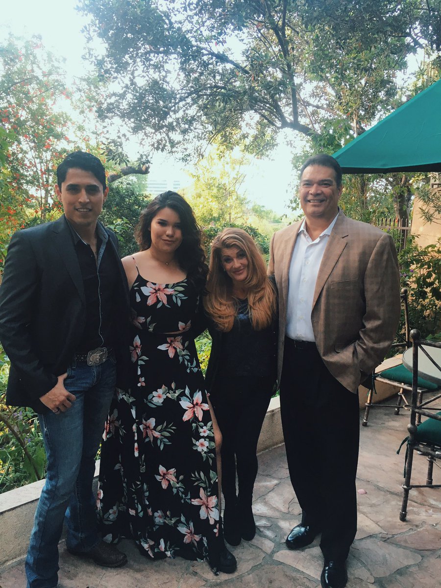 Madison De La Garza tweet media