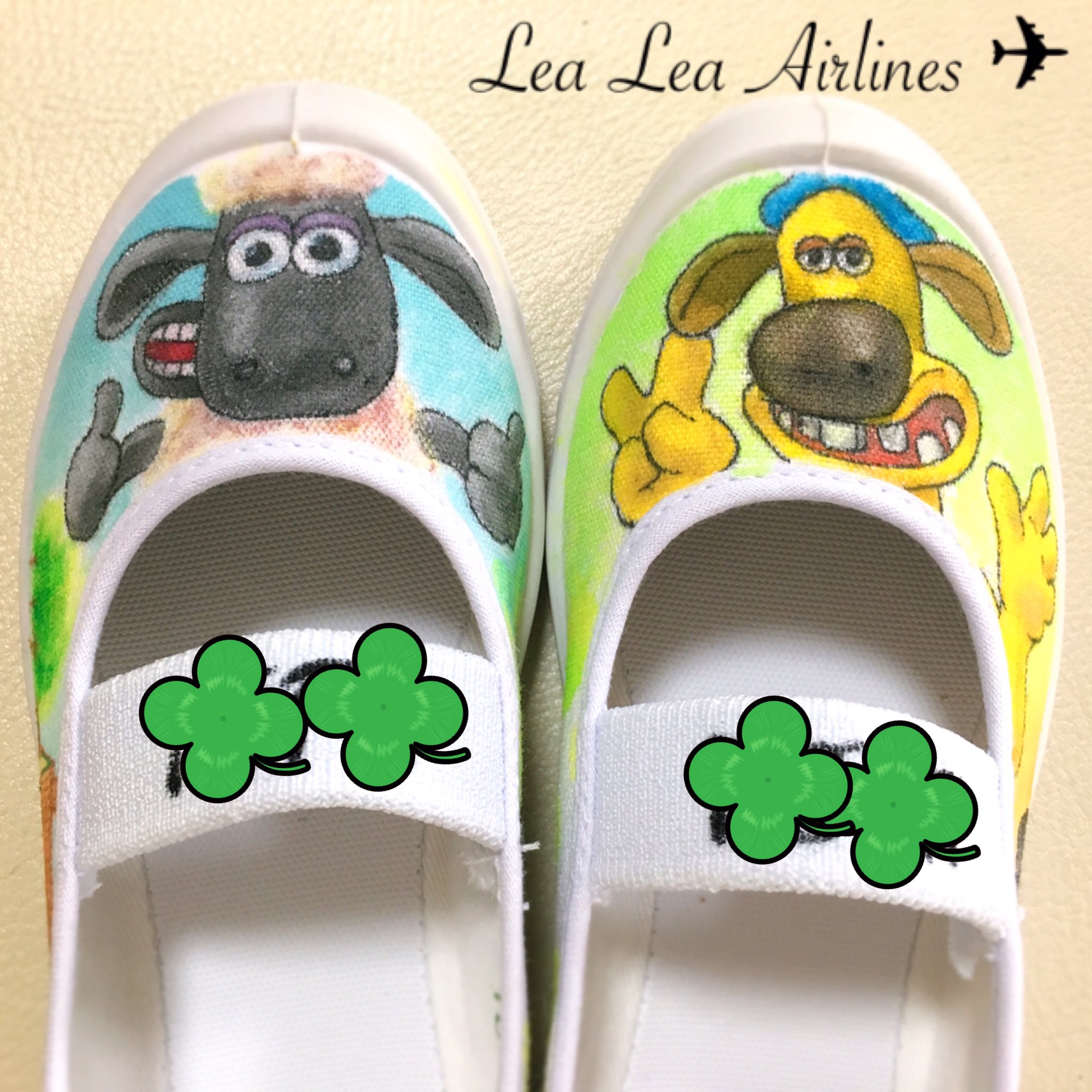 Lea Lea Airlines ひつじのショーンでオーダー頂きました O O 上靴 上靴デコ 上靴アート イラスト 手描き 幼稚園 保育園 オーダーメイド オーダー ペイントシューズ ペイントアート バレーシューズ 女の子ママ ひつじのショーン T