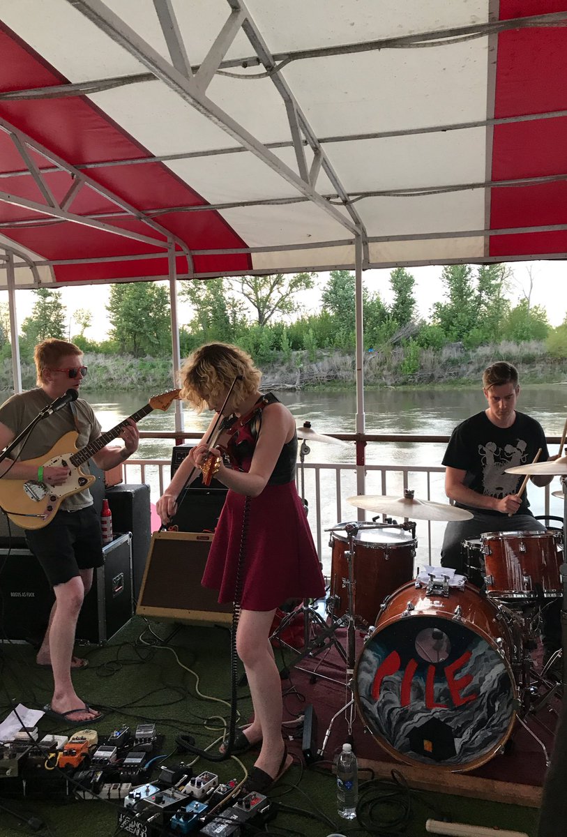 NeverLoBud's tweet photo. Sometimes it's more fun to do it on a boat! https://t.co/bAywHKOdLJ