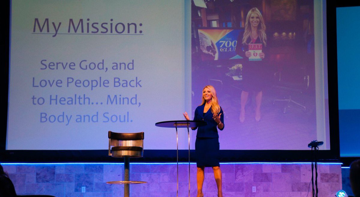 kimdolanleto's tweet photo. You know that dream in your heart? Yeah...you can do it!
Feeling overwhelming blessed to meet people, pray with them and share Jesus. https://t.co/y9QNTMRauz