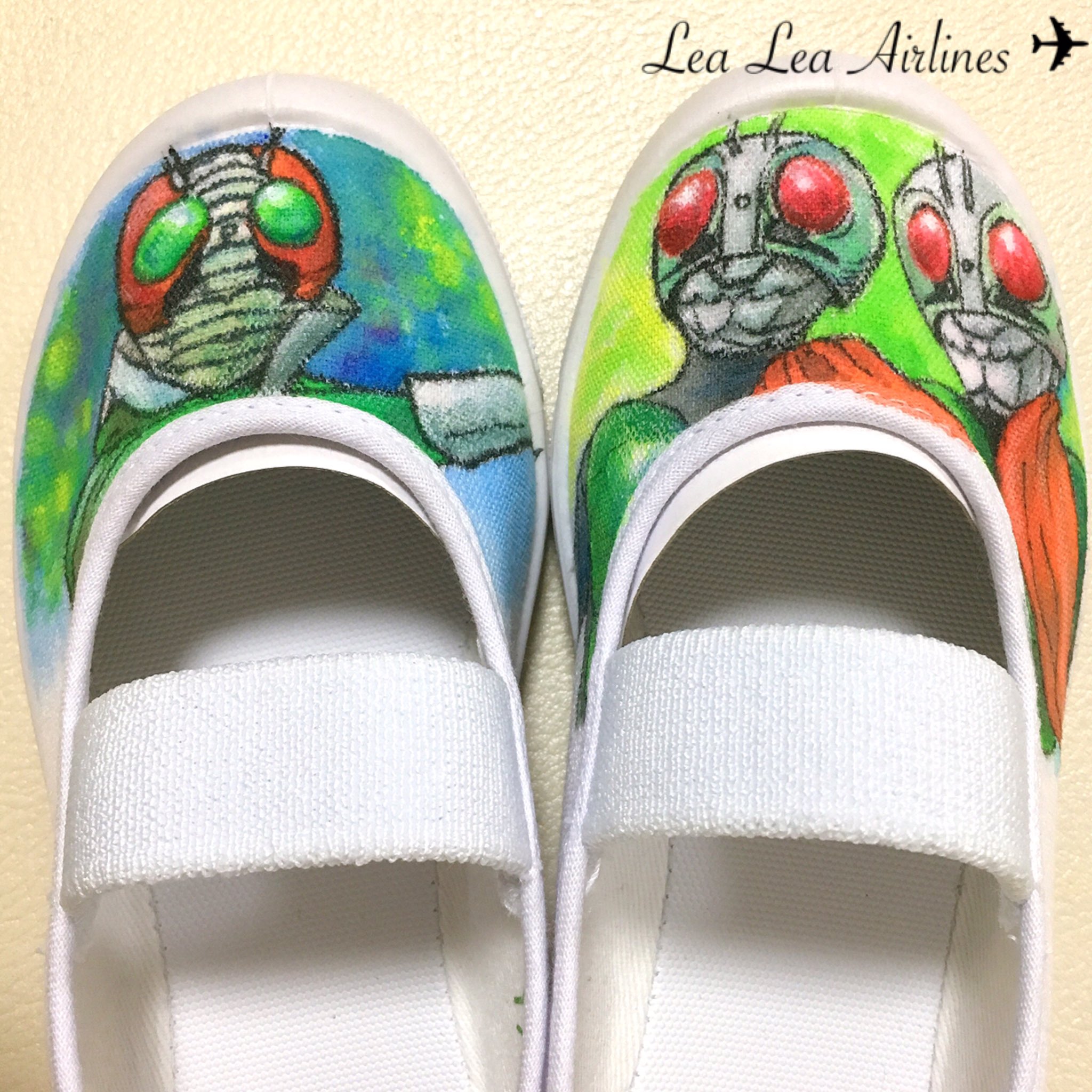 Lea Lea Airlines 仮面ライダーでオーダー頂きました O O 上靴 上靴デコ 上靴アート イラスト 手描き 幼稚園 保育園 オーダーメイド オーダー ペイントシューズ ペイントアート バレーシューズ 女の子ママ 仮面ライダー T