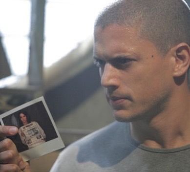 المسلسل الوحيد الي ودي أنساه عشان اشوفه من جديد #PrisonBreak