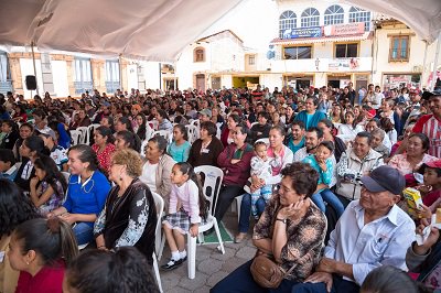 NoticiasTrienio's tweet photo. Ayuntamiento de Chignahuapan festeja el "Día de la Madre"  @ChignahuapanGob https://t.co/vQYPL0908z https://t.co/BdSkXm3tum