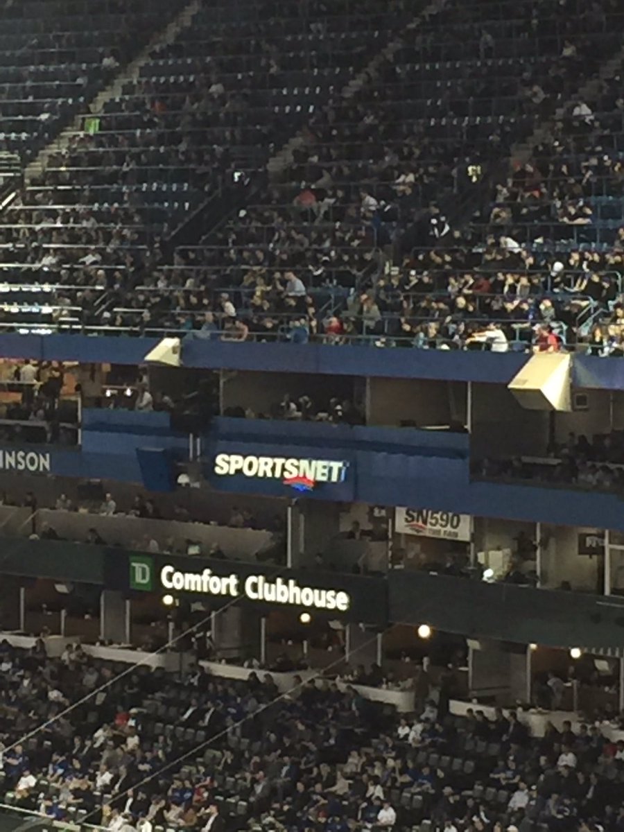 pdefaz's tweet photo. #buckspotting #besthairinbaseball #cmoneveryone #wheresbuck? #bluejays #spothimfromyourseats https://t.co/4TawvrJfLV