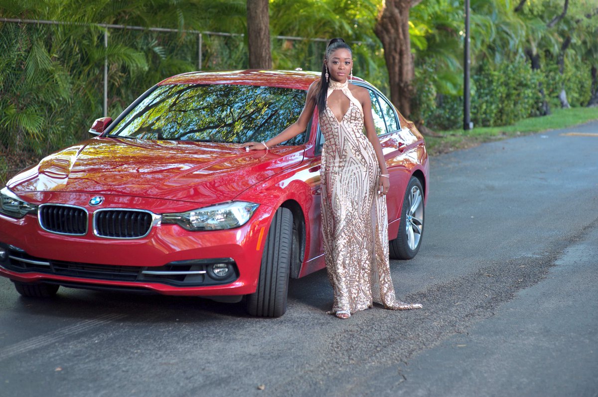 queency_16's tweet image. #fhsprom2k17💚