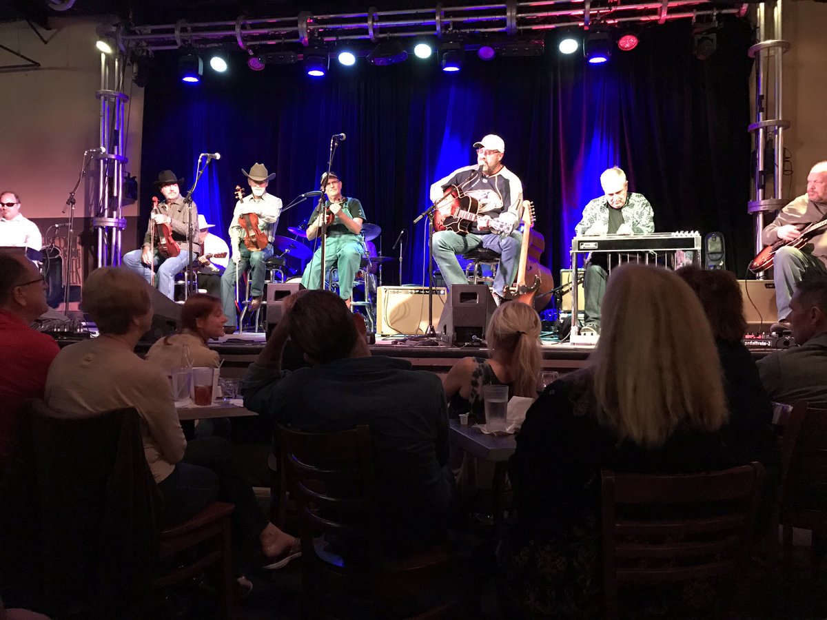 There is a reason it's Sold Out! Country and Swing ain't dead <a href="/TheTimeJumpers/">The Time Jumpers</a> #amen #squad #nashville 🙌🏼