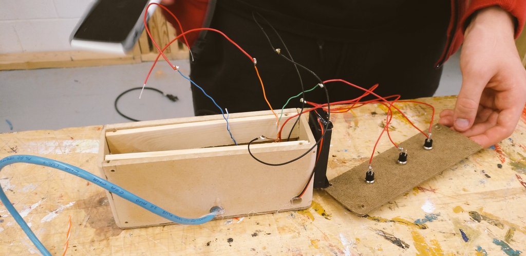 pressneil1's tweet photo. Day 5 cyber helmet assignment. #wireitup #slsstech @STEMCampEdu @TDSB_STEM @Makerspaces_com @EdTech_HigherEd @EdTech_K12 @JulieBoulton12 https://t.co/6Lu8pjBRpu