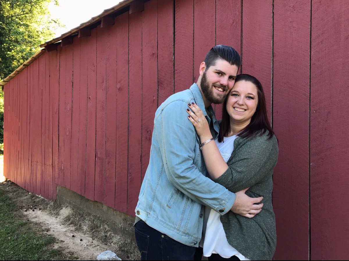juliewolfe33's tweet photo. I can't believe I get to marry my bestfriend in 180 days ❤❤❤ https://t.co/1WU92hkKEg
