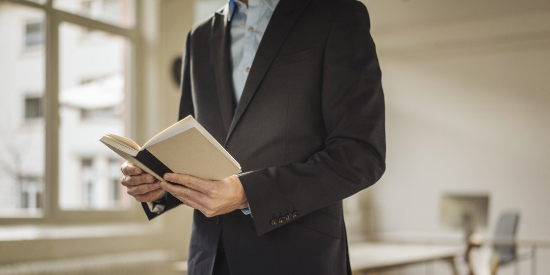 AskMen's tweet image. These 7 Books Taught Generations Of Men How To Be Successful trib.al/wsYDTZg