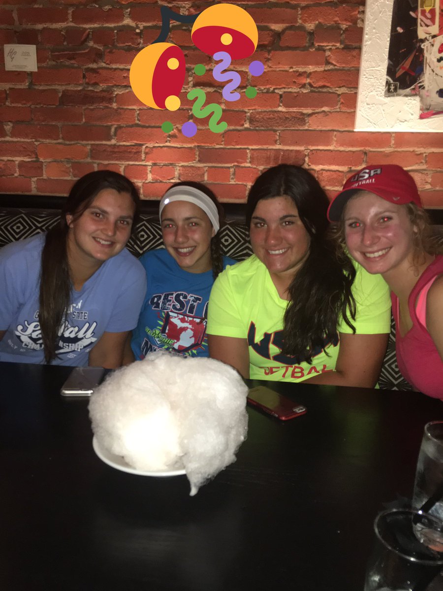 leah munson tweet media