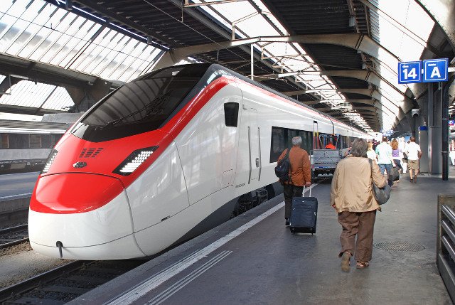 TravelGumbo's tweet photo. #SwissRailways try #ChocolateTreats to get #Engineers #OnMark #ttot
TravelGumbo NEWS
https://t.co/byOIlz4roi https://t.co/3A4MGPmcXh