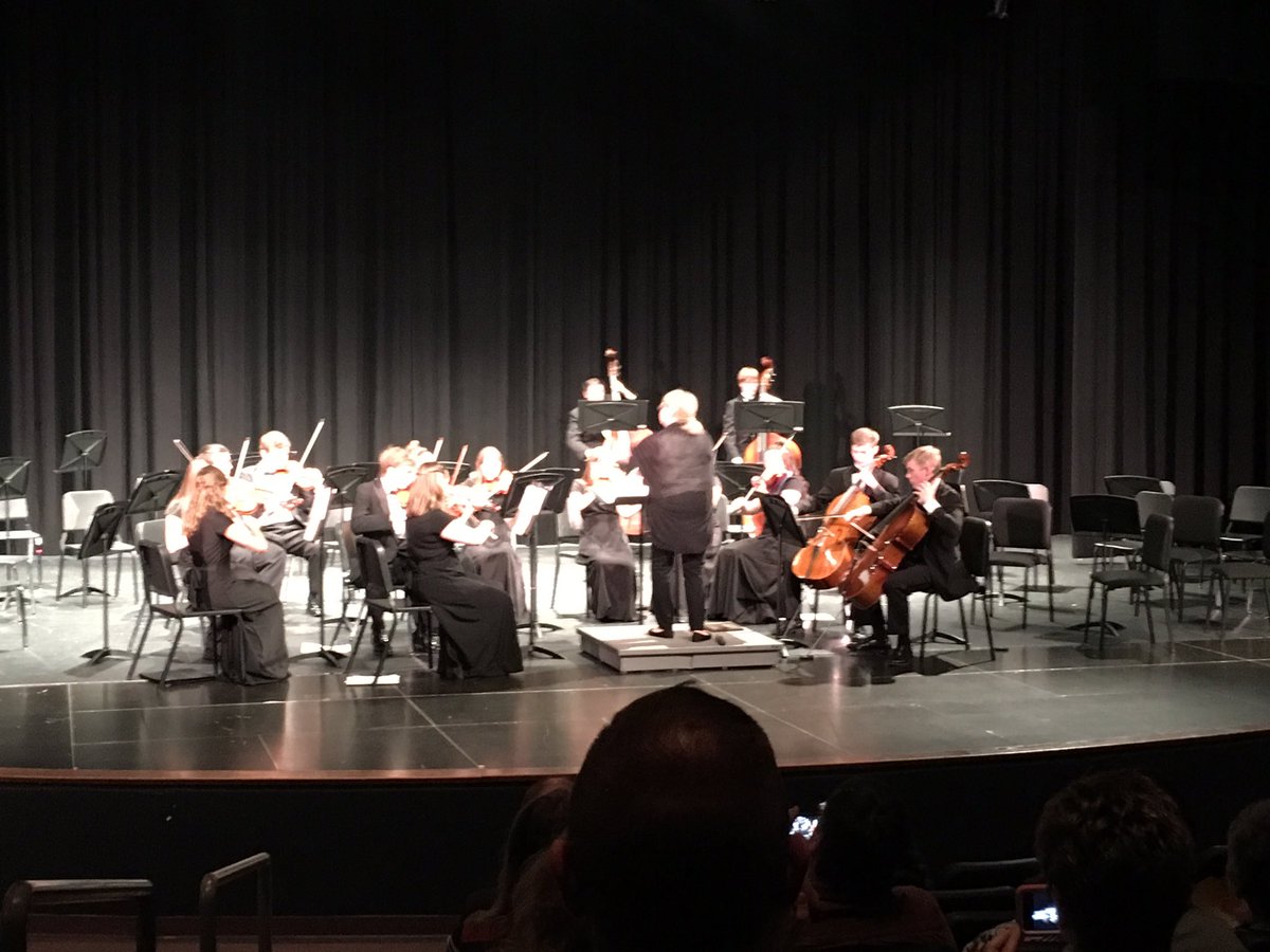 ReneeTrotier's tweet photo. Congrats to our orchestra seniors! You will he missed! 😢 https://t.co/sJ7c3rOmnD