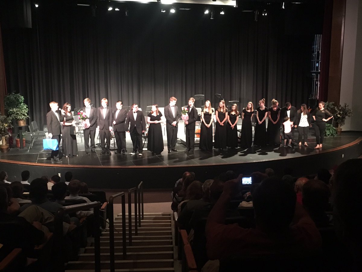 ReneeTrotier's tweet photo. Congrats to our orchestra seniors! You will he missed! 😢 https://t.co/sJ7c3rOmnD