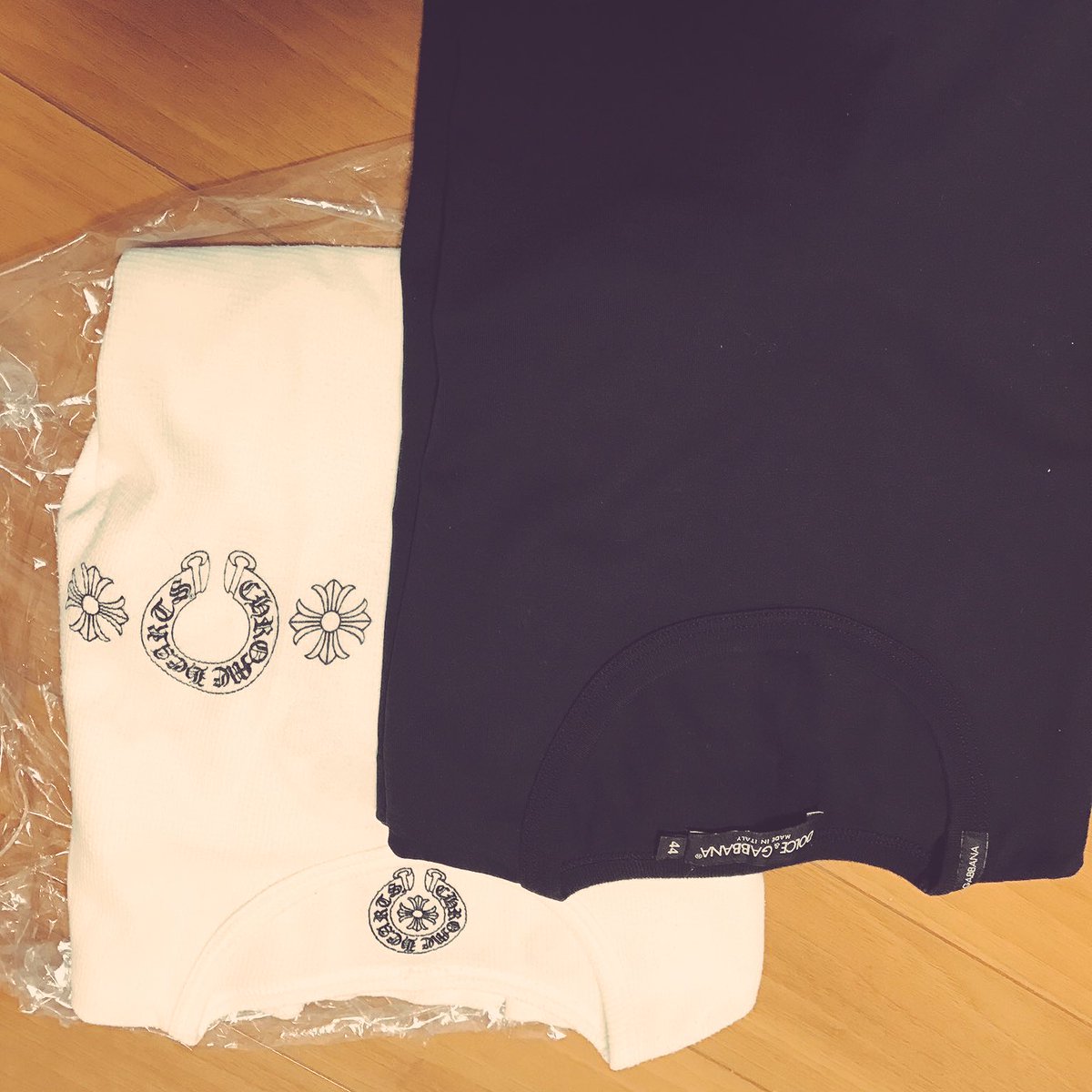 prohimo's tweet image. おはようございます☀️
起きたら彼女からプレゼント。何の日でもないのにww
夏だからT-shirtありがたし