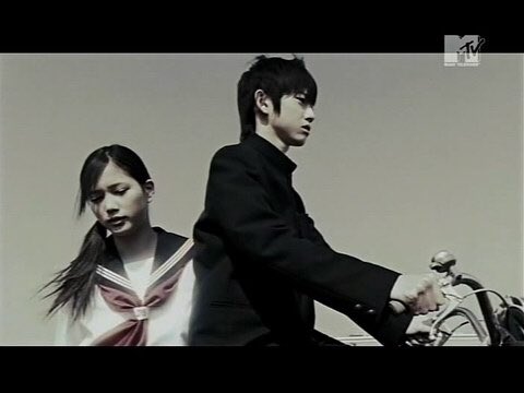 B'z 43rd Single『永遠の翼』発売(2007年5月9日)10周年。オリコン初