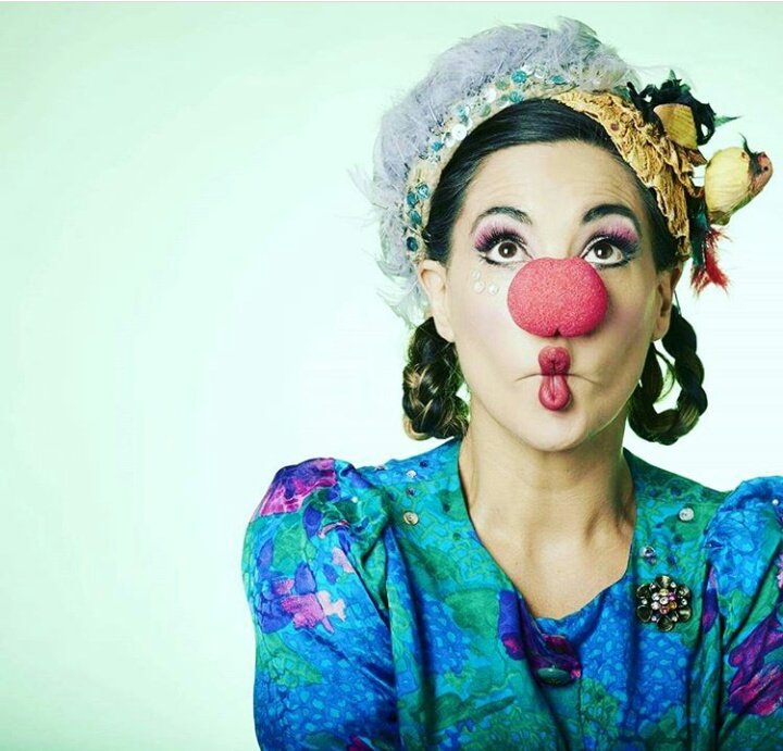 AmandoFla's tweet photo. Nunca es tarde para saludarte @flaviapereda Feliz día a vos que amas lo que haces , y eso se nota abajo del escenario,por videos!Se nota❤😍 https://t.co/Fc2wFjtDNf