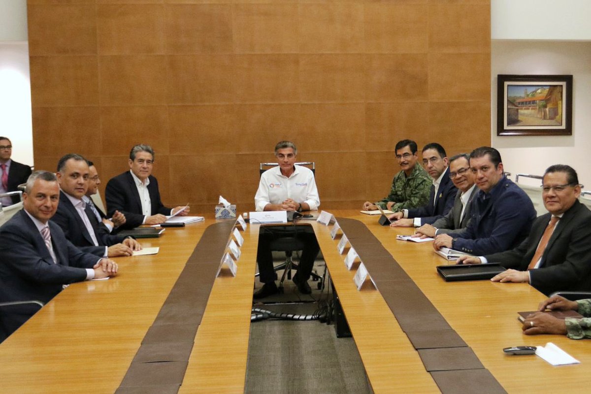 TonyGali's tweet photo. En reunión con el Grupo de Coordinación @PueblaSegura_ evaluamos las acciones implementadas para mantener la tranquilidad de los poblanos. https://t.co/laQvYqvrcL