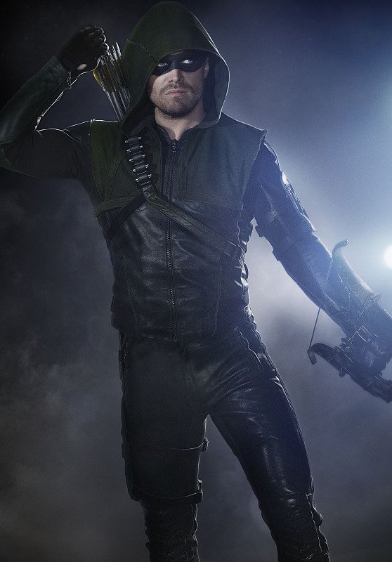 Let\s wish a very happy birthday to Stephen Amell who plays Oliver Queen/ on  