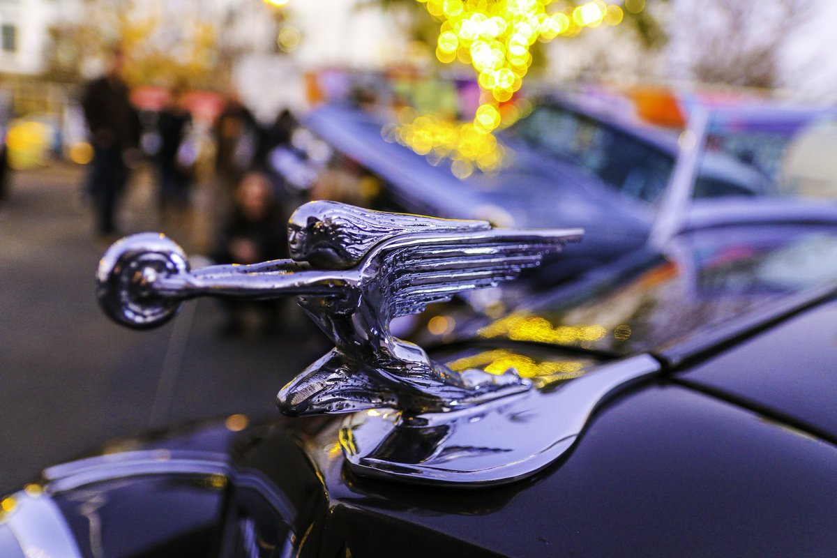 Goappr1's tweet photo. Great photo of a hood ornament from old car show @QuartyardSD #yourcityblock @CanonUSAimaging  @Canon #canonbringit #sandiego https://t.co/k4nQ9ERBnT