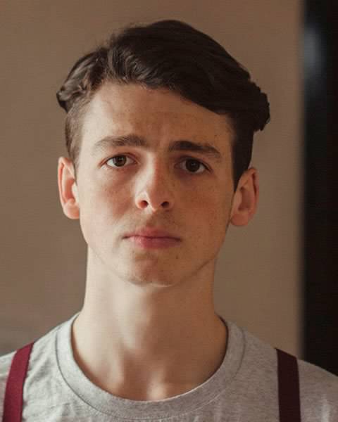 haha3rika's tweet photo. @antoboyle You look like the 90's Matthew Broderick https://t.co/3J67KgISAp