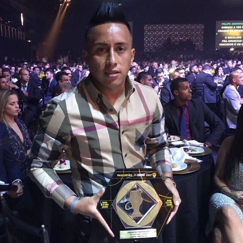 Agradecido con Dios por esta gran felicidad. Esto va para mi familia, mis Padres, mi mujer, mis hijas. <a href="/SaoPauloFC/">São Paulo FC</a>
