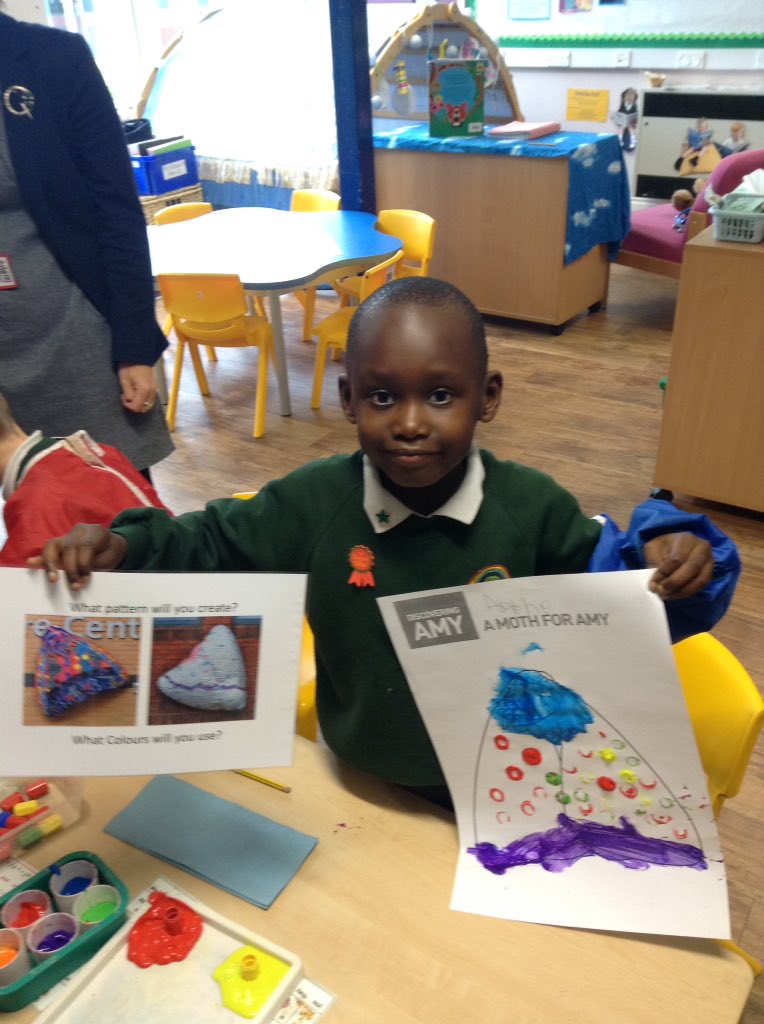 TPAF2LB's tweet photo. Creating beautiful Amy Johnson Moths 🎨 🛩🌈#AMothForAmy #Hull2017 #Creativity @TheParksAcademy https://t.co/QfqN4ZSOSX