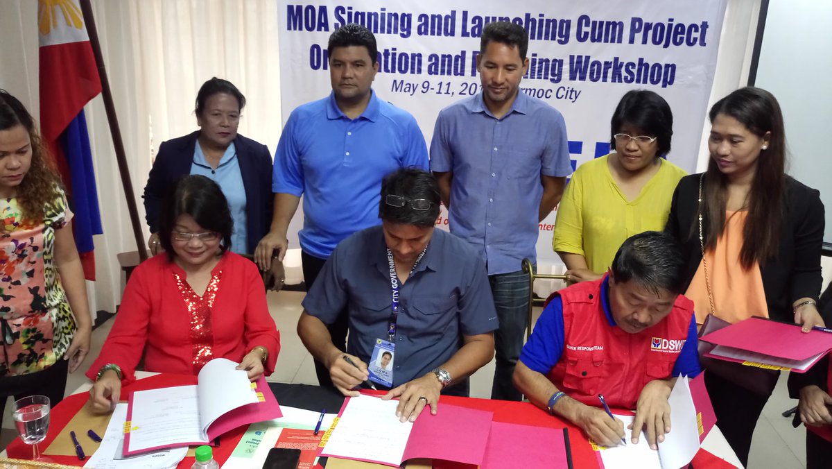 edgonzales7's tweet photo. Sama-sama nating wakasan ang child labor. @dswdserves @1richardgomez1 #MOASigning #DSWDMayMalasakit #1MBatangMalaya https://t.co/oPoCJVbCHO
