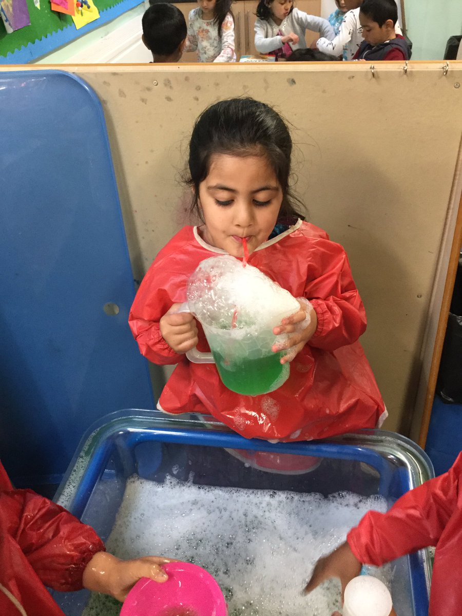 BCPS_MissBshaw's tweet photo. Lots of fun going on in Reception this morning! @BCPSDeputy @BCPSHead #eyfs https://t.co/EnMQJf9h6Q