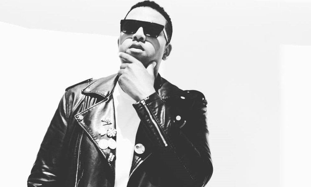 blackmozar1's tweet photo. #NowWatching #JustinGarner - #ThatsWhatILike (#BrunoMars #cover )
@JustinGarner @BrunoMars 
WATCH HERE: https://t.co/RPSwdBelPE https://t.co/HDePD7QxWF