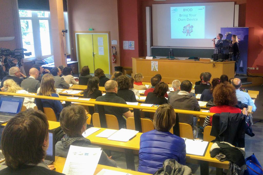 ac_orleanstours's tweet photo. Journée académique de l'#innovation 2017| Une quinzaine de projets innovants dans l'@ac_orleanstours présentés dans la matinée ! #eduinov https://t.co/2KgNS2sCxd