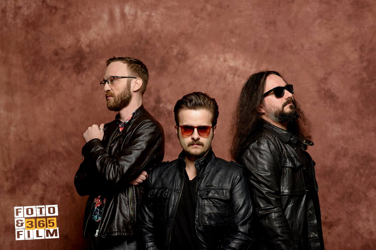 Changing_Skins's tweet photo. Be the first to like this.13schangingskinsbandAcum un an pe vremea asta...
@changingskins 
@rock @alternativerock @fotofilm365 @comingofage https://t.co/wYtqt39Ll3